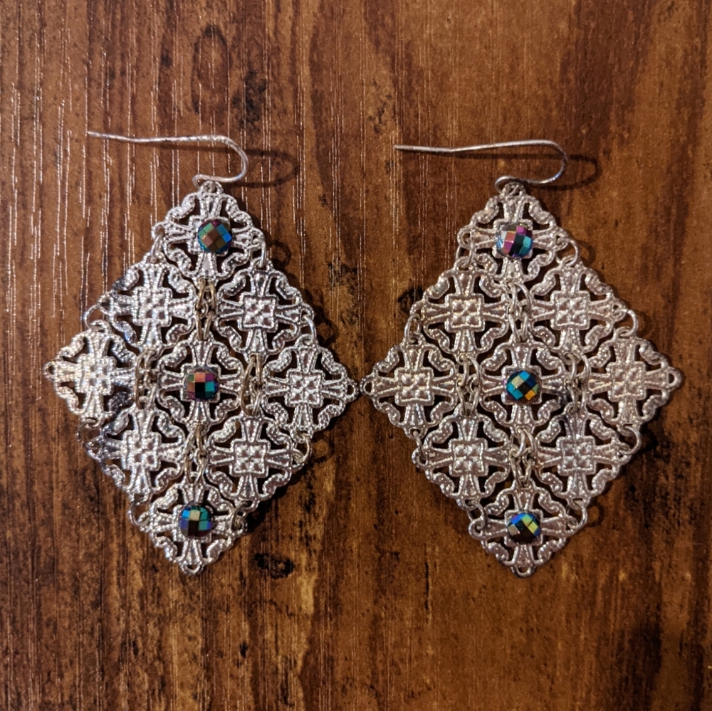 Earrings Collection - Picture 2 of 7